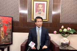 Tổng lãnh sự Việt Nam tại Hong Kong Phạm Bình Đàm trả lời phỏng vấn của phóng viên TTXVN. (Ảnh: Mạc Luyện/TTXVN)
