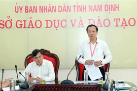 Thứ trưởng Bộ Giáo dục và Đào tạo Phạm Ngọc Thưởng phát biểu tại buổi làm việc tại Nam Định. (Ảnh: Nguyễn Lành/TTXVN) 