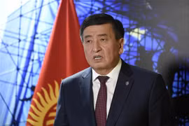 Tổng thống Kyrgyzstan Sooronbay Jeenbekov tới dự một hội nghị của Liên minh châu Âu ở Brussels, Bỉ. (Nguồn: AFP/TTXVN) 