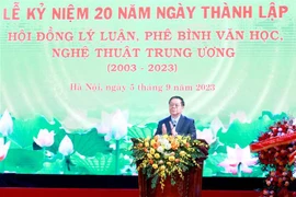 Ông Nguyễn Trọng Nghĩa, Bí thư Trung ương Đảng, Trưởng Ban Tuyên giáo Trung ương, phát biểu chúc mừng. (Ảnh: Phương Hoa/TTXVN)