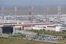 Một nhà máy sản xuất nhôm tại Sayanogorsk, Nga. (Ảnh: AFP/TTXVN)