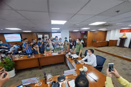 Công an Thành phố Hồ Chí Minh cung cấp thông tin về việc khởi tố vụ án về vụ việc lây lan COVID-19 trong cộng đồng. (Ảnh: Thành Chung/TTXVN) 