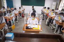Học sinh tại một trường học ở Vũ Hán, tỉnh Hồ Bắc, Trung Quốc ngày 6/5/2020. (Nguồn: THX/TTXVN) 
