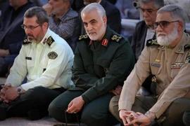 Người đứng đầu đơn vị Quds thuộc Lực lượng Vệ binh Cách mạng Hồi giáo Iran (IRGC), Thiếu tướng Qasem Soleimani (giữa) tại một sự kiện ở Tehran ngày 4/6/2019. (Nguồn: AFP/TTXVN) 