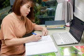 Thức khuya soạn bài và giải pháp giúp giáo viên luôn duy trì tập trung