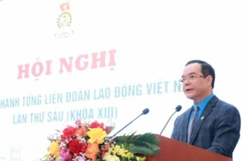 Chủ tịch Tổng Liên đoàn Lao động Việt Nam Nguyễn Đình Khang phát động thi đua năm 2025. (Nguồn: Báo Lao động)