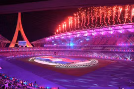 Ngày 5/5/2023, Lễ khai mạc Đại hội Thể thao Đông Nam Á lần thứ 32 (SEA Games 32) diễn ra hoành tráng trên sân vận động quốc gia Morodok Techo ở Phnom Penh, Vương quốc Campuchia. (Ảnh: THX/TTXVN)