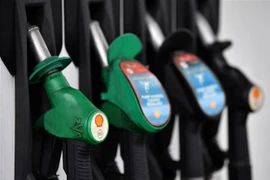 Tại một trạm xăng dầu ở Etlham, Đông Nam London (Anh) ngày 30/9/2020. (Ảnh: AFP/TTXVN)