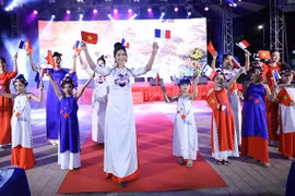 Các tiết mục văn nghệ chào mừng Ngày hội Pháp ngữ khu vực Đồng bằng sông Cửu Long lần thứ 23. (Ảnh: Ánh Tuyết/TTXVN)
