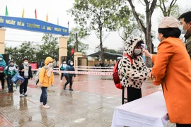 Hà Nội: Học sinh từ lớp 1 đến lớp 6 các huyện, thị xã đi học trở lại