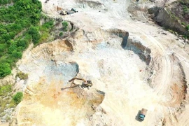 Khu vực mỏ đất Dông Cây Dừa do Công ty TNHH Lý Tuấn khai thác. (Ảnh: Lê Ngọc Phước/TTXVN)