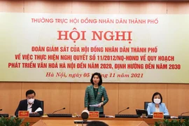 Phó Chủ tịch Thường trực Hội đồng Nhân dân thành phố Hà Nội Phùng Thị Hồng Hà phát biểu tại buổi làm việc. (Ảnh: Đinh Thuận/TTXVN) 