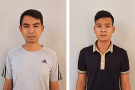 Hai trong số các đối tượng liên quan đến đường dây tổ chức đánh bạc và đánh bạc thông qua hệ thống game bài đổi thưởng Rikvip do Nguyễn Văn Dương và Phan Sào Nam cầm đầu. (Ảnh: TTXVN phát) 