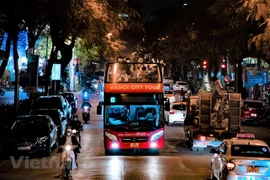 Thời gian xuất phát tuyến City tour: 8 giờ 30, 10 giờ 30, 13 giờ, 15 giờ, 17 giờ, 19 giờ, 21 giờ. (Ảnh: Minh Hiếu/Vietnam+)