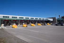 Cửa khẩu biên giới Canada-Mỹ tại Lansdowne, Ontario (Canada) đóng cửa đối với hoạt động đi lại không thiết yếu do dịch COVID-19, ngày 22/3/2020. (Ảnh: AFP/TTXVN) 