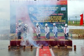 Lễ Khởi công Dự án Xử lý Nước thải Tập trung Khu công nghiệp Nam Pleiku - tỉnh Gia Lai. (Ảnh: TTXVN phát)