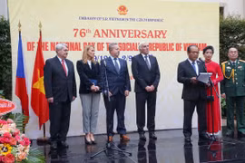Đại sứ Việt Nam tại Cộng hòa Séc Thái Xuân Dũng đọc diễn văn khai mạc. (Ảnh: Hồng Kỳ/Vietnam+)