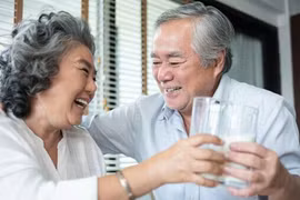 Tăng cường hệ miễn dịch - vũ khí bảo vệ người lớn tuổi trước dịch bệnh