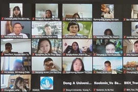 Các đại biểu tham dự Đại hội qua Zoom. (Ảnh: Mạnh Hùng/TTXVN) 