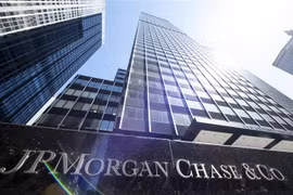 Trụ sở ngân hàng JPMorgan Chase ở New York, Mỹ. (Ảnh: AFP/TTXVN)