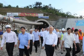 Những đóng góp của Tổng Bí thư về phát triển kinh tế đi đôi với tiến bộ xã hội