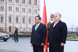 Thủ tướng Hungary Viktor Orbán chủ trì Lễ đón Thủ tướng Phạm Minh Chính. (Ảnh: Dương Giang/TTXVN)