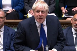 Thủ tướng Anh Boris Johnson phát biểu tại phiên điều trần trước Quốc hội ở London ngày 6/7/2022. (Ảnh: AFP/TTXVN) 