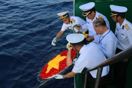 [Photo] Thiêng liêng lá cờ Tổ quốc nơi quần đảo Trường Sa