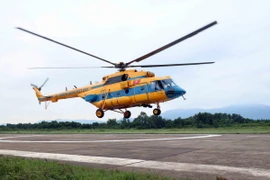 Quân chủng Phòng không-Không quân xây dựng các phương án sử dụng máy bay, lực lượng cứu hộ, cứu trợ nhân dân vùng lũ. (Ảnh: An Đăng/TTXVN)