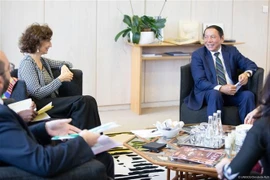 Bà Audrey Azoulay, Tổng Giám đốc UNESCO tiếp Bộ trưởng Văn hóa, Thể thao và Du lịch Nguyễn Văn Hùng. (Ảnh: Nguyễn Thu Hà/TTXVN)