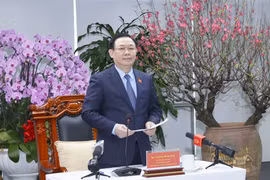 [Photo] Chủ tịch Quốc hội làm việc với Tập đoàn Dệt May Việt Nam