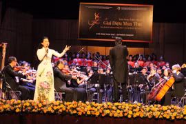 Dàn nhạc giao hưởng nhạc-vũ kịch Thành phố Hồ Chí Minh tại liên hoan "Giai điệu mùa Thu" 2022. (Nguồn: nld.com.vn) 