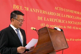 Đại sứ Việt Nam tại Cuba Lê Thanh Tùng phát biểu tại lễ kỷ niệm. (Ảnh: Mai Phương/TTXVN)