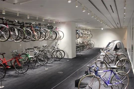 Không gian trưng bày của Bảo tàng Xe đạp Shimano. (Ảnh: Phạm Tuân/TTXVN)
