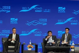 Bộ trưởng Bộ Kế hoạch và Đầu tư Nguyễn Chí Dũng phát biểu tại phiên thảo luận chính sách trong khuôn khổ Hội nghị Cấp cao Vành đai và Con đường ở Hong Kong. (Ảnh: Mạc Luyện/TTXVN)