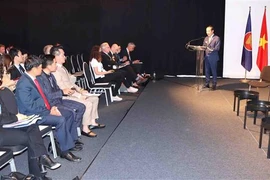 Đại sứ Nguyễn Văn Thảo phát biểu khai mạc diễn đàn. (Ảnh: Hương Giang/TTXVN) 