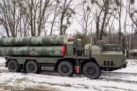 Hệ thống tên lửa phòng không S-400. (Nguồn: AFP/TTXVN)