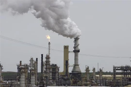 Một cơ sở khai thác dầu tại Fort McMurray, Canada. (Nguồn: AFP/TTXVN) 