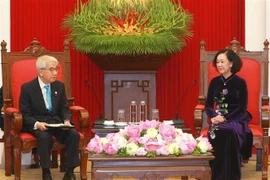 Bà Trương Thị Mai, Ủy viên Bộ Chính trị, Thường trực Ban Bí thư, Trưởng Ban Tổ chức Trung ương tiếp Chủ tịch Thượng viện Nhật Bản Otsuji Hidehisa. (Ảnh: Phương Hoa/TTXVN)