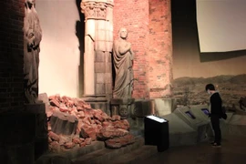 Những gì còn sót lại của Nhà thờ lớn Urakami sau thảm kịch được trưng bày tại Bảo tàng Bom Nguyên tử Nagasaki. (Ảnh: Đào Thanh Tùng/TTXVN) 