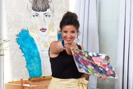 Nữ họa sỹ Jennifer Amouyal. (Ảnh: TTXVN phát) 