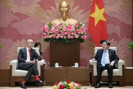 Phó Chủ tịch Quốc hội Nguyễn Đức Hải tiếp Đại sứ đặc mệnh toàn quyền Canada tại Việt Nam Perry Shawn Steil. (Nguồn: Quốc hội)