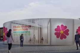 Biểu tượng hoa anh thảo trong chiến dịch tiêm chủng vắcxin của Italy. (Nguồn: Reuters) 