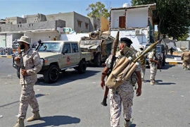 Binh sỹ thuộc Bộ Quốc phòng Libya gác tại khu vực ngoại ô Tripoli, Libya, ngày 22/7/2022. (Ảnh: AFP/TTXVN) 