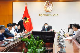 Thứ trưởng Bộ Công Thương Đỗ Thắng Hải chủ trì điểm cầu Hà Nội. (Ảnh: Trần Việt/TTXVN) 