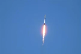 Tên lửa Falcon 9 mang theo tàu thăm dò Danuri của Hàn Quốc được phóng từ Trạm vũ trụ Cape Canaveral ở Florida, Mỹ ngày 5/8/2022. (Ảnh: Yonhap/TTXVN) 