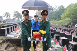 Trang trọng Lễ truy điệu, an táng 5 hài cốt liệt sỹ ở Quảng Trị