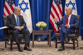 Tổng thống Mỹ Joe Biden (phải) trong cuộc gặp Thủ tướng Israel Benjamin Netanyahu tại New York (Mỹ) ngày 20/9/2023. (Ảnh: AFP/TTXVN)