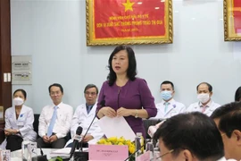 Quyền Bộ trưởng Bộ Y tế Đào Hồng Lan phát biểu tại buổi làm việc với Bệnh viện Chợ Rẫy Thành phố Hồ Chí Minh. (Ảnh: Đinh Hằng/TTXVN) 