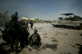 Bộ binh Israel được triển khai chống lực lượng Hamas ở Dải Gaza. (Ảnh: THX/TTXVN)